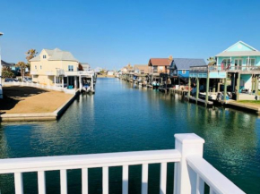 Anchor Down - Beautiful Decor, Direct Waterfront with Boat Slip and Beach Entrance Nearby!